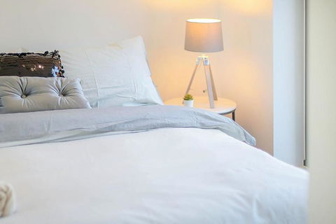 A Cozy & Stylish Suite Near Melbourne Central - Grafton Accommodation 2