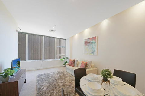 A Comfy & Central 2BR Apt Near Flinders Station - Grafton Accommodation 5