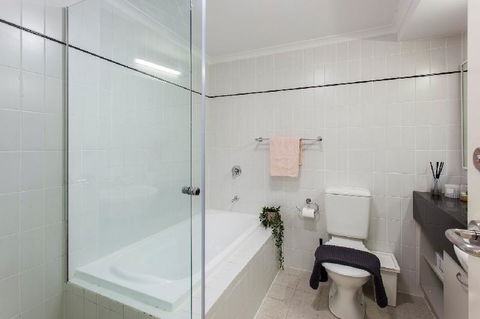 A Comfy 2BR Home Top Location FREE Parking - Grafton Accommodation 5