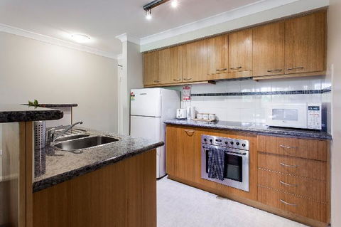 A Comfy 2BR Home Top Location FREE Parking - Grafton Accommodation 6