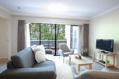 A Comfy 2BR Home Top Location FREE Parking - Grafton Accommodation 4