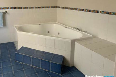 Endeavour 6 - Grafton Accommodation 4