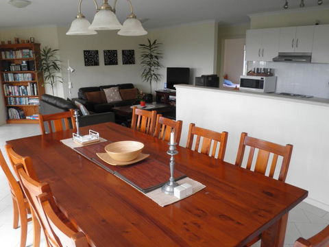 The Haven Island Beach - Grafton Accommodation 3