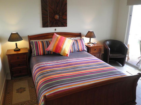 The Haven Island Beach - Grafton Accommodation 5