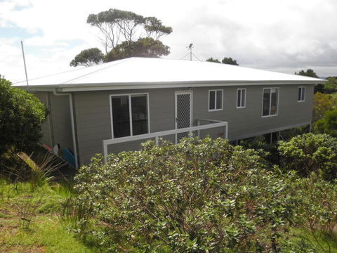 The Haven Island Beach - Grafton Accommodation 1