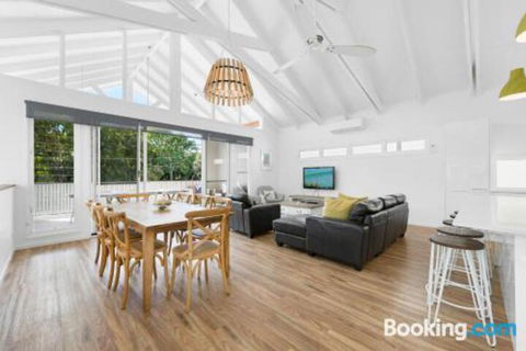 Mudjimba Island Beach House - Grafton Accommodation 3