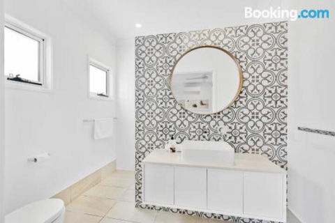 Mudjimba Island Beach House - Grafton Accommodation 0
