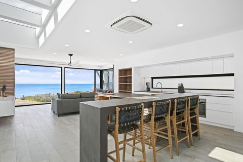 Apollo Bay Beach House - Grafton Accommodation 4