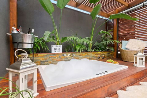 AMORE A Tranquil Retreat With Couples Spa - Grafton Accommodation 6