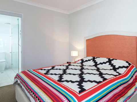 Across The Road From The Beach! - Grafton Accommodation 1