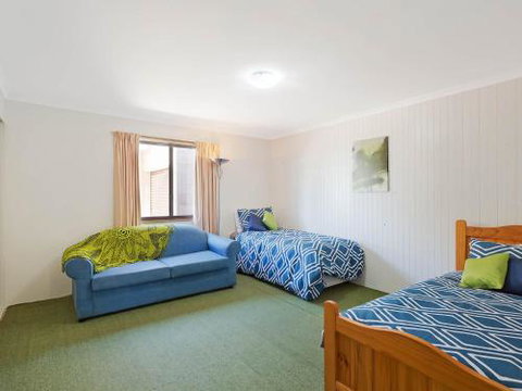 Williams Wonder Large Beach House - Grafton Accommodation 2