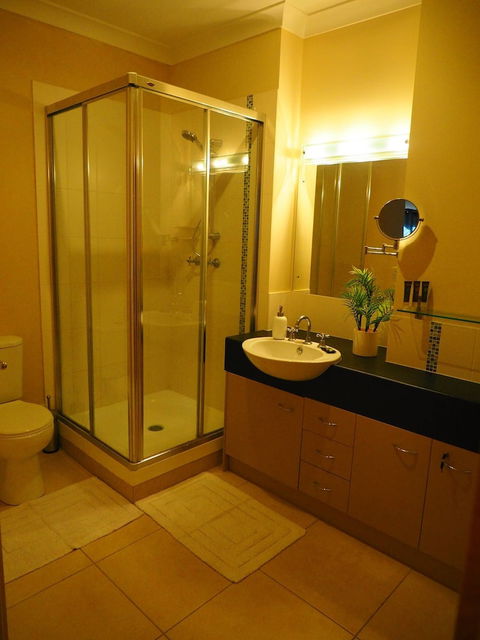 Master Suite With Private Entrance - Grafton Accommodation 5