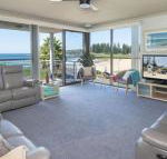 At The Beach Kiama Surf Beach at your doorstep - Grafton Accommodation