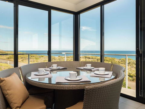Amazing Views - Grafton Accommodation 2