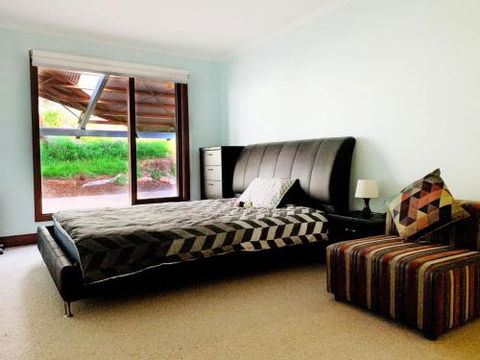 Cellar House - Grafton Accommodation 4
