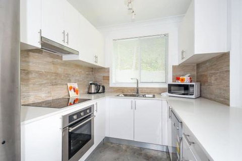 Salty Kisses Holiday House - Grafton Accommodation 4