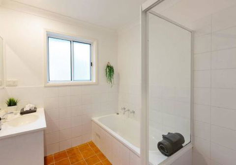 Seagrass House Modern North Avoca Oasis - Grafton Accommodation 1