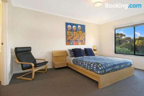 A One One Two At Island Beach - Grafton Accommodation 2