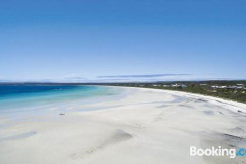 A One One Two At Island Beach - Grafton Accommodation 0