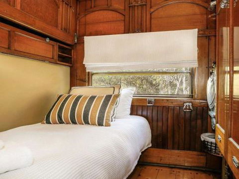 THE ANGAS CARRIAGE Alpine Southern Highlands 4pm Check Out On Sundays - Grafton Accommodation 3