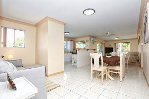 Enjoy Sunsets & Waterviews From Your Private Balcony - Grafton Accommodation 6