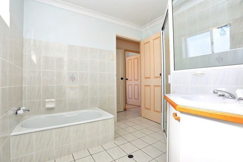 Enjoy Sunsets & Waterviews From Your Private Balcony - Grafton Accommodation 1