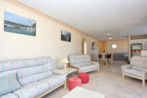 Enjoy Sunsets & Waterviews From Your Private Balcony - Grafton Accommodation 3