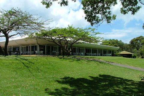 Listen TO THE Surf From Rickman Pde Woorim - Grafton Accommodation 1
