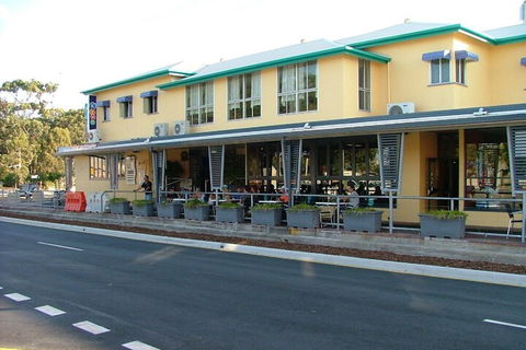 Listen TO THE Surf From Rickman Pde Woorim - Grafton Accommodation 0