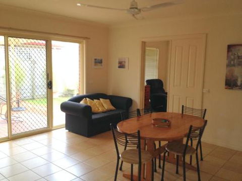 Paradise At The Beach Rosebud - Grafton Accommodation 1