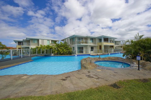 Pacific Blue 505-265 Sandy Point Road - Grafton Accommodation 4