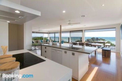 Anchor Beachfront Retreat - Grafton Accommodation 1