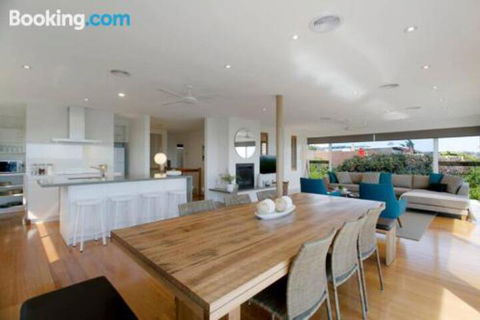 Anchor Beachfront Retreat - Grafton Accommodation 4