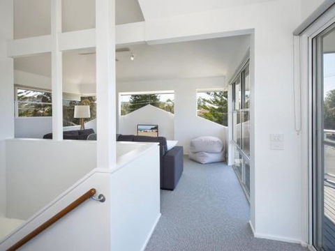 AMETHYST Gerringong 4pm Check Out Sundays - Grafton Accommodation 1