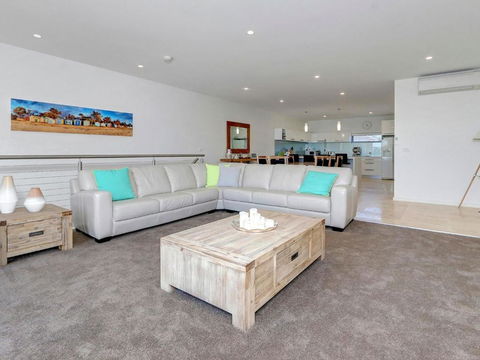 Rosalea By The Bay - Grafton Accommodation 5