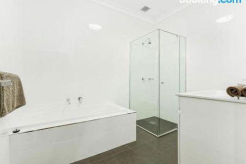 SURF BEACH DREAMS Kiama & Surrounds 4pm Check Out Sundays - Grafton Accommodation 5