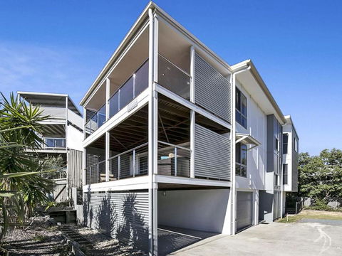 Drift Beach House - Grafton Accommodation 5