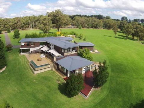 ALPINE LODGE Alpine Southern Highlands 4pm Check Out Sundays - Grafton Accommodation 4