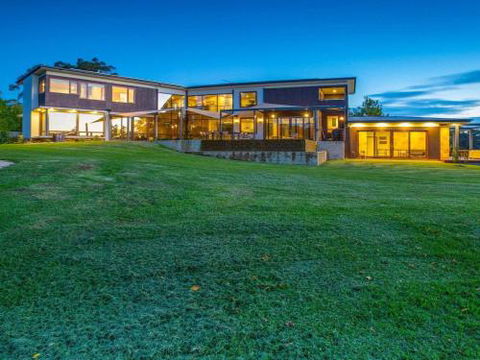 ALPINE LODGE Alpine Southern Highlands 4pm Check Out Sundays - Grafton Accommodation 0