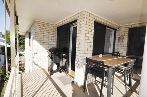 Island Time - Grafton Accommodation 2