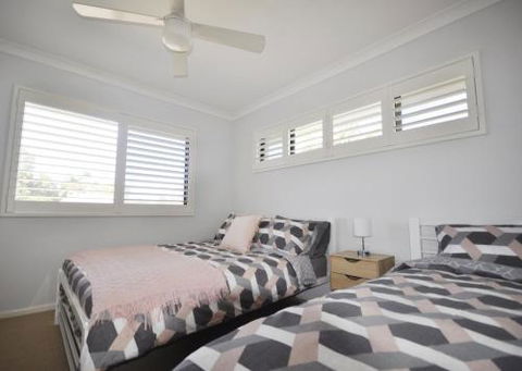 Island Time - Grafton Accommodation 6