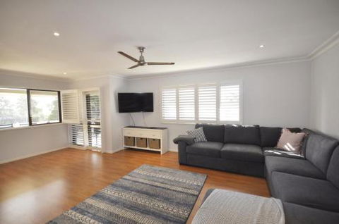 Island Time - Grafton Accommodation 3