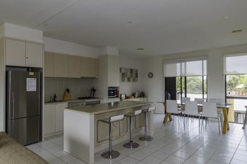Stylish 3 Bedroom Condo - Grafton Accommodation 3