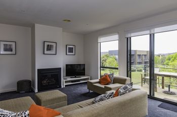 Stylish 3 Bedroom Condo - Grafton Accommodation 1