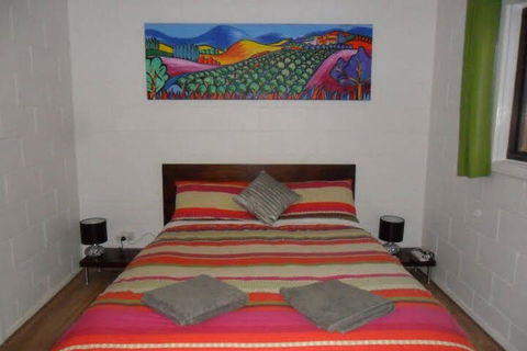 The Pickers Hut - Grafton Accommodation 4
