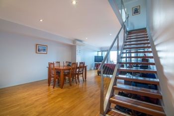 Spacious Apartment With Sea Views - Grafton Accommodation 5