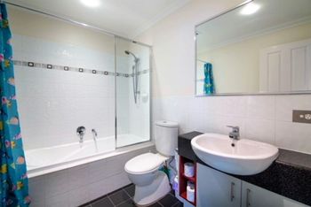 Spacious Apartment With Sea Views - Grafton Accommodation 6