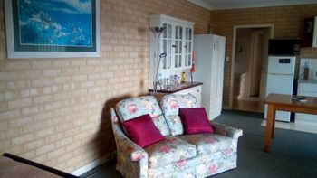Bay City Views - Grafton Accommodation 6