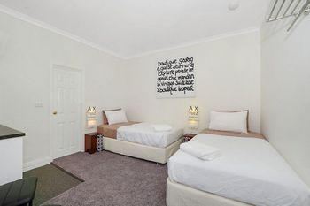 Spooky Hall Motel - Grafton Accommodation 5