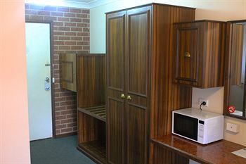 Colonial Motor Inn Lithgow - Grafton Accommodation 6
